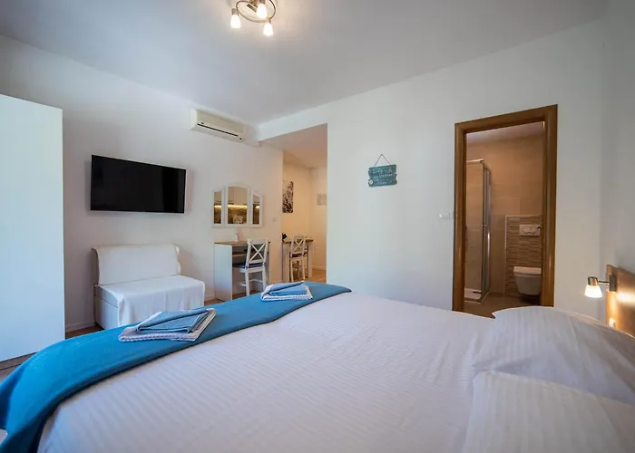 Apartments Njiric